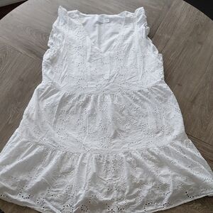 Time and Tru White Eyelet V-Neck Tiered Dress